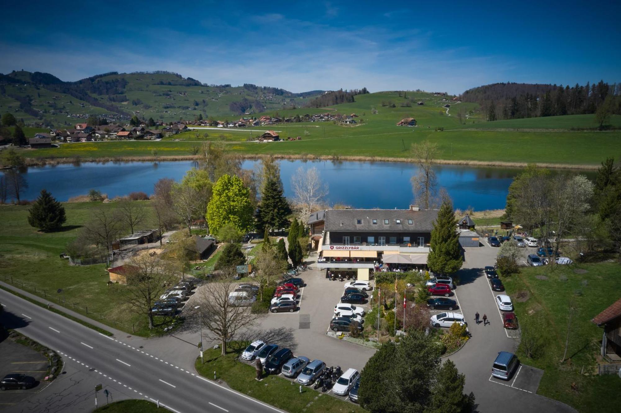 Erlebnisland Grizzlybaer Hotel Langenbuhl Exterior photo